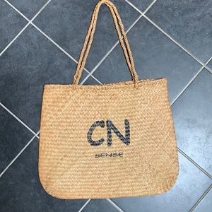 Hand woven straw shopping tote